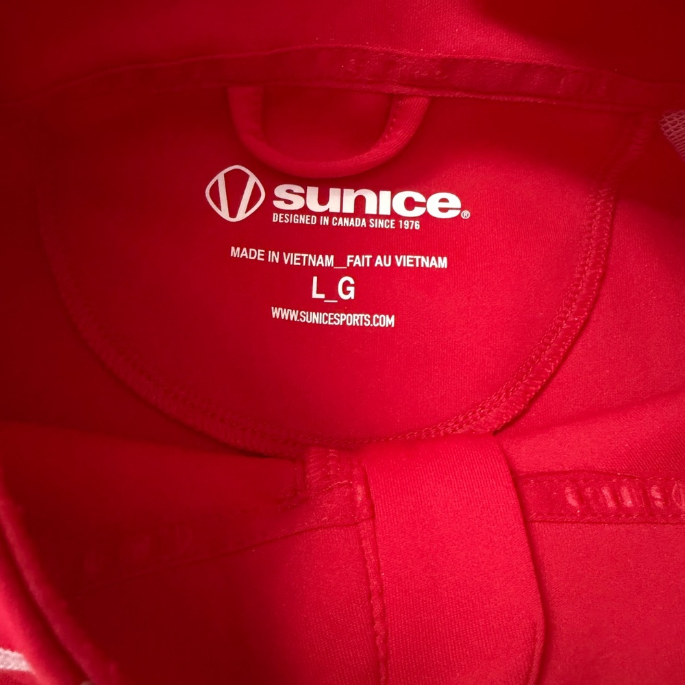 Sunice Vibrant Red Pullover - Picture 4 of 6